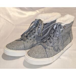 Old Navy Women's Gray Felt High Top Shoes Booties Lace Up Size 7 Faux Fur Trim